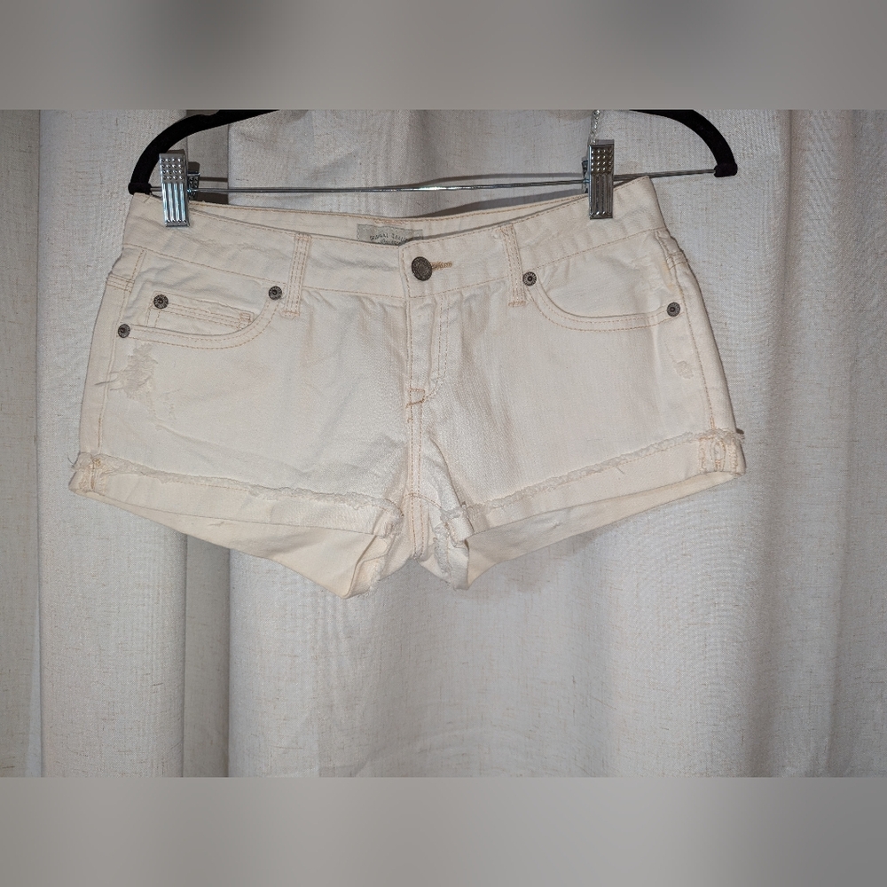 2011 Cream With Tan Embroidery Aeropostale Mini Shorts Size 1/2